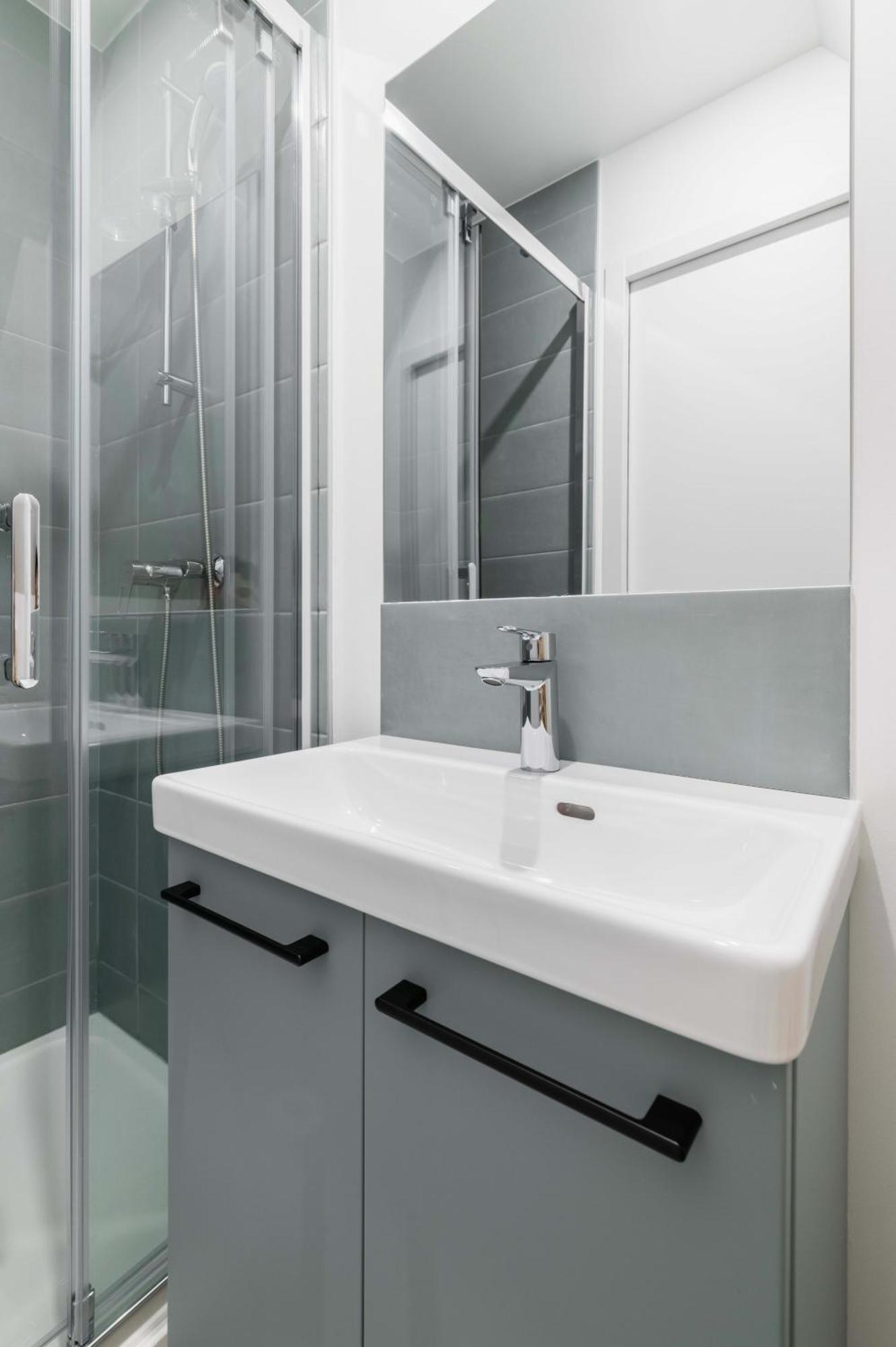 2 Pieces Refait A Neuf Dernier Etage - Paris 19 - 4P - Flat-Guest Exterior foto